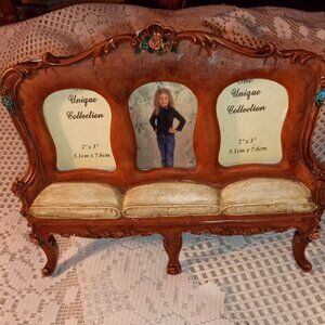 RESIN 3 PHOTO VICTORIAN COUCH PICTURE FRAME BY UNIQUE COLLECTION